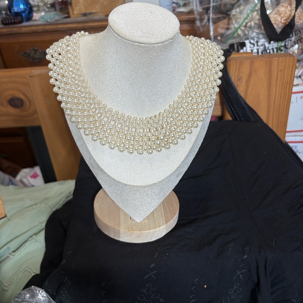 Elegant Pearl Necklace
